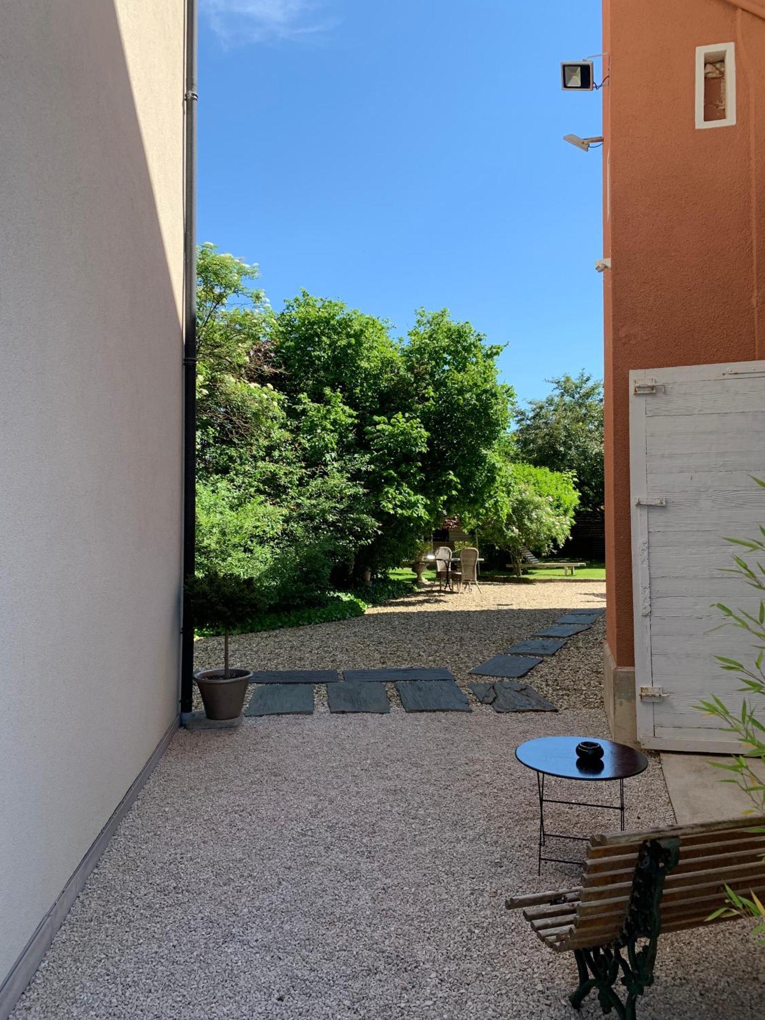 Studio En Ville Et Campagne Louhans Exterior photo